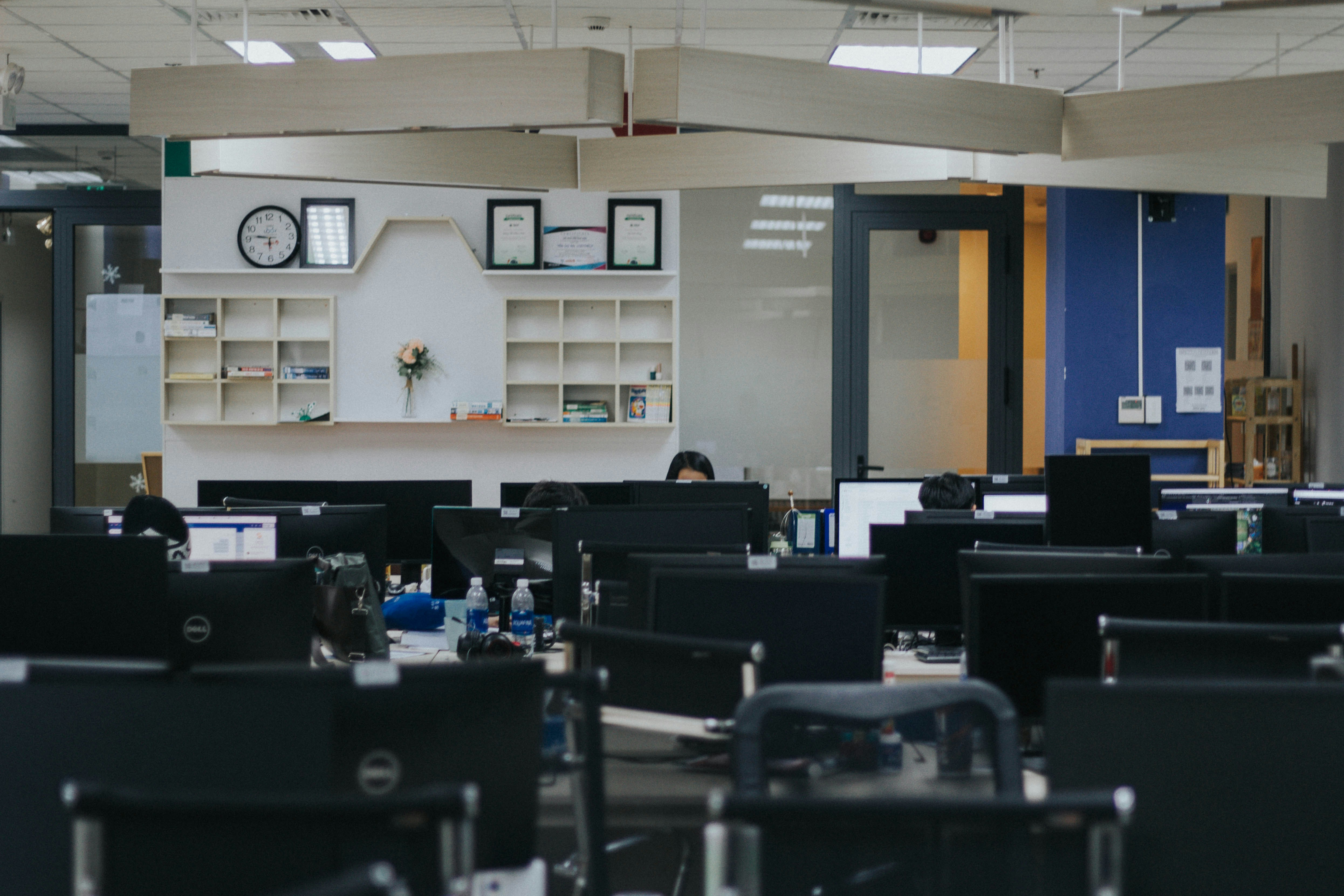 How IoT is Reshaping Our Work Lives: A Glimpse into the Future - Featured Image